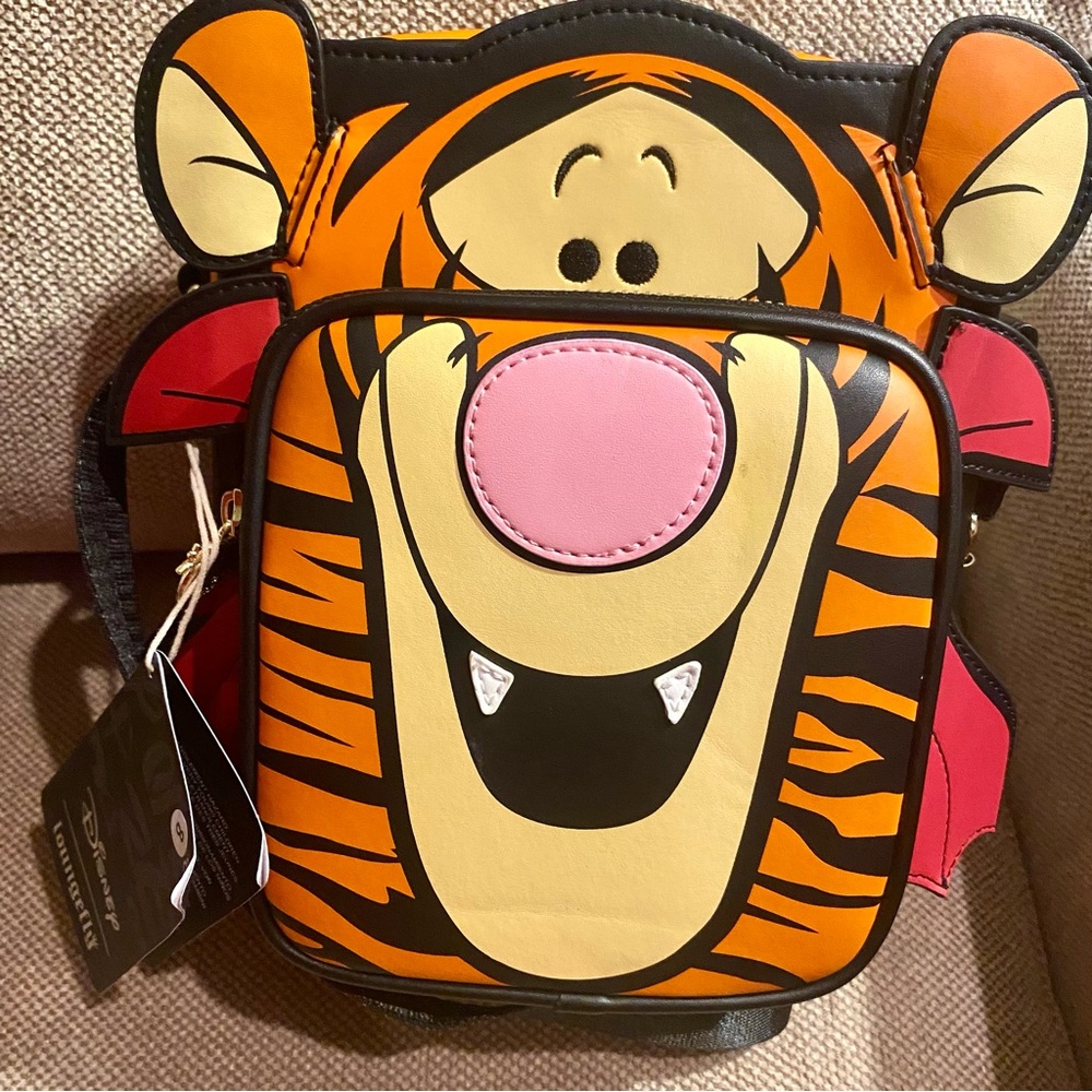Loungefly  Disney Winnie the Pooh Cosplay Passport Tiger Vampire  Purse NWT
